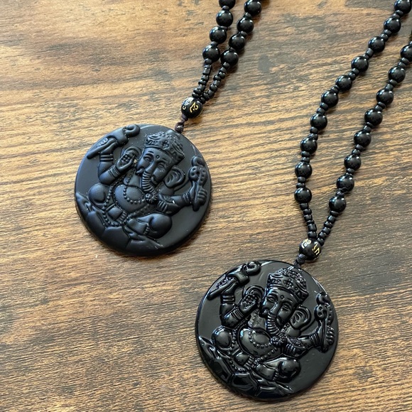 Carved obsidian Ganesh Necklace - Picture 6 of 6